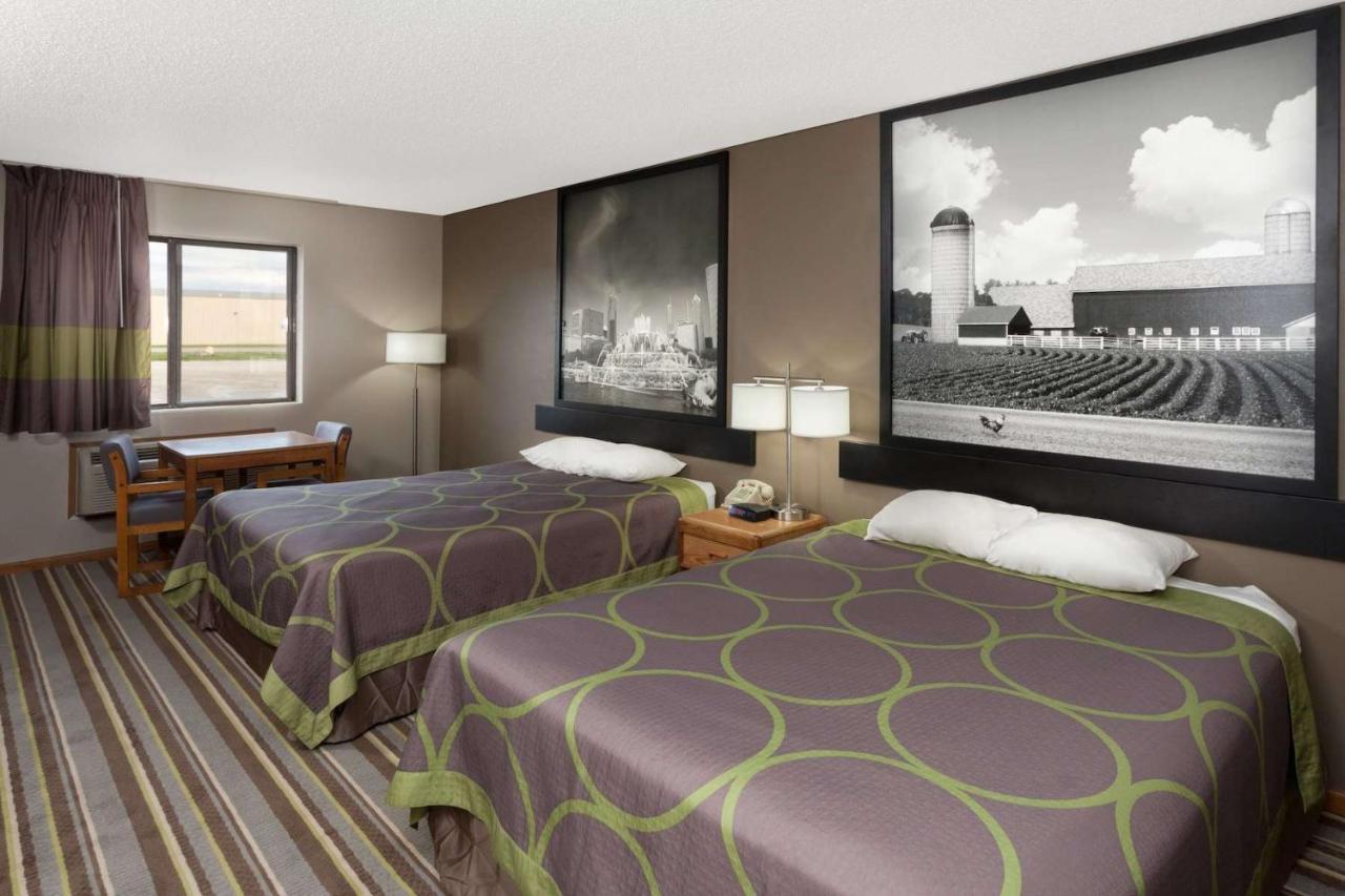 Super 8 By Wyndham Watseka Hotel Екстериор снимка