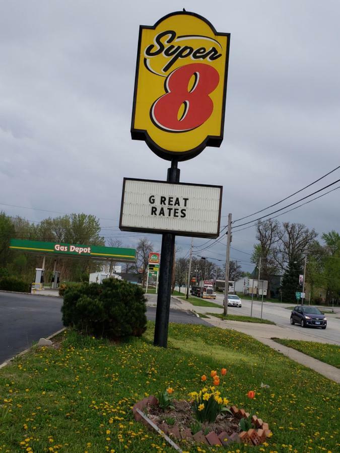 Super 8 By Wyndham Watseka Hotel Екстериор снимка