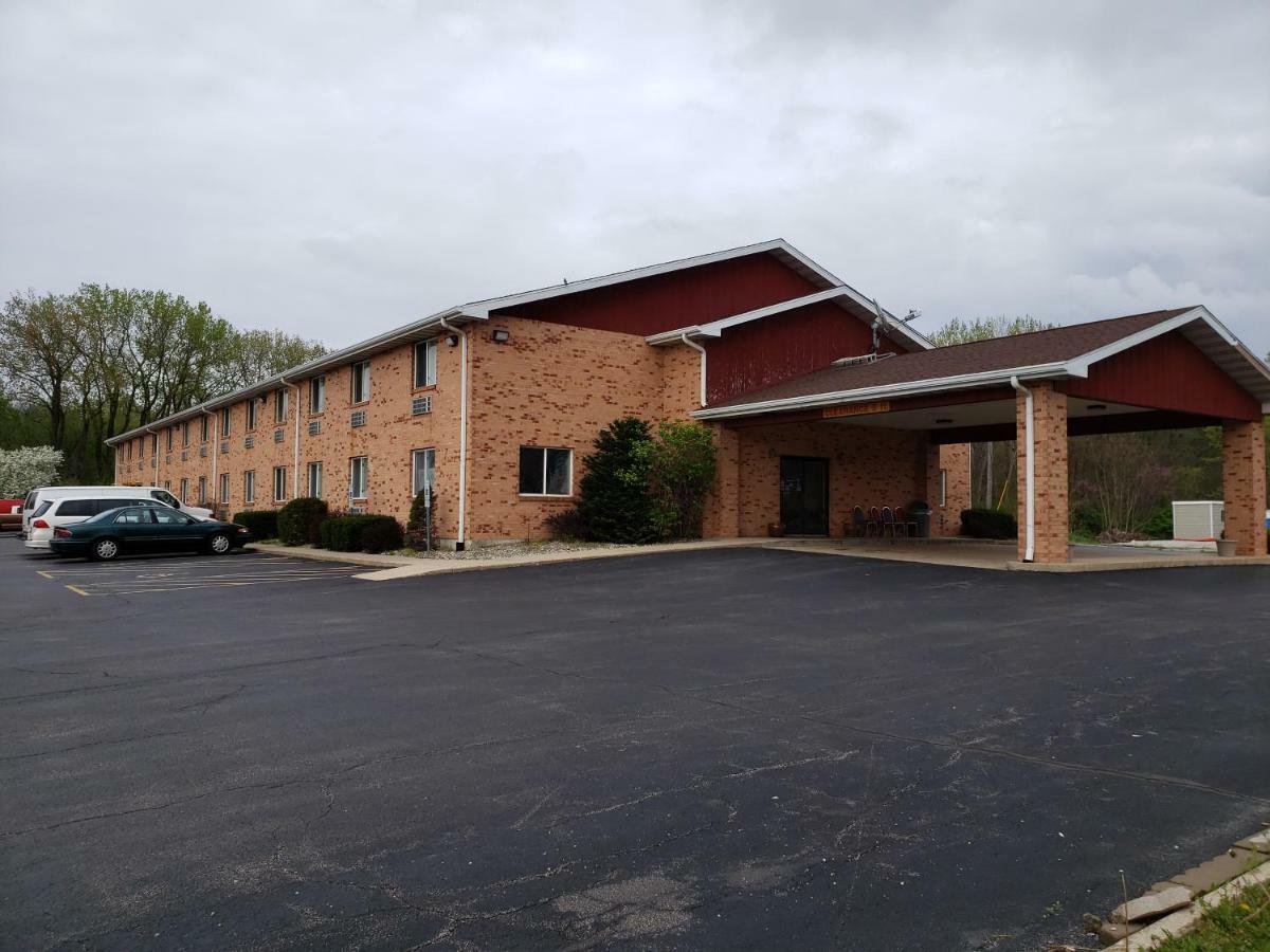 Super 8 By Wyndham Watseka Hotel Екстериор снимка