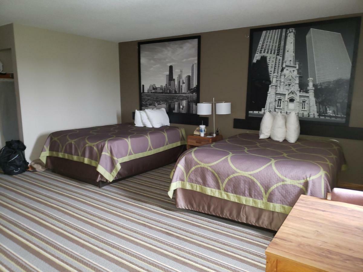 Super 8 By Wyndham Watseka Hotel Екстериор снимка