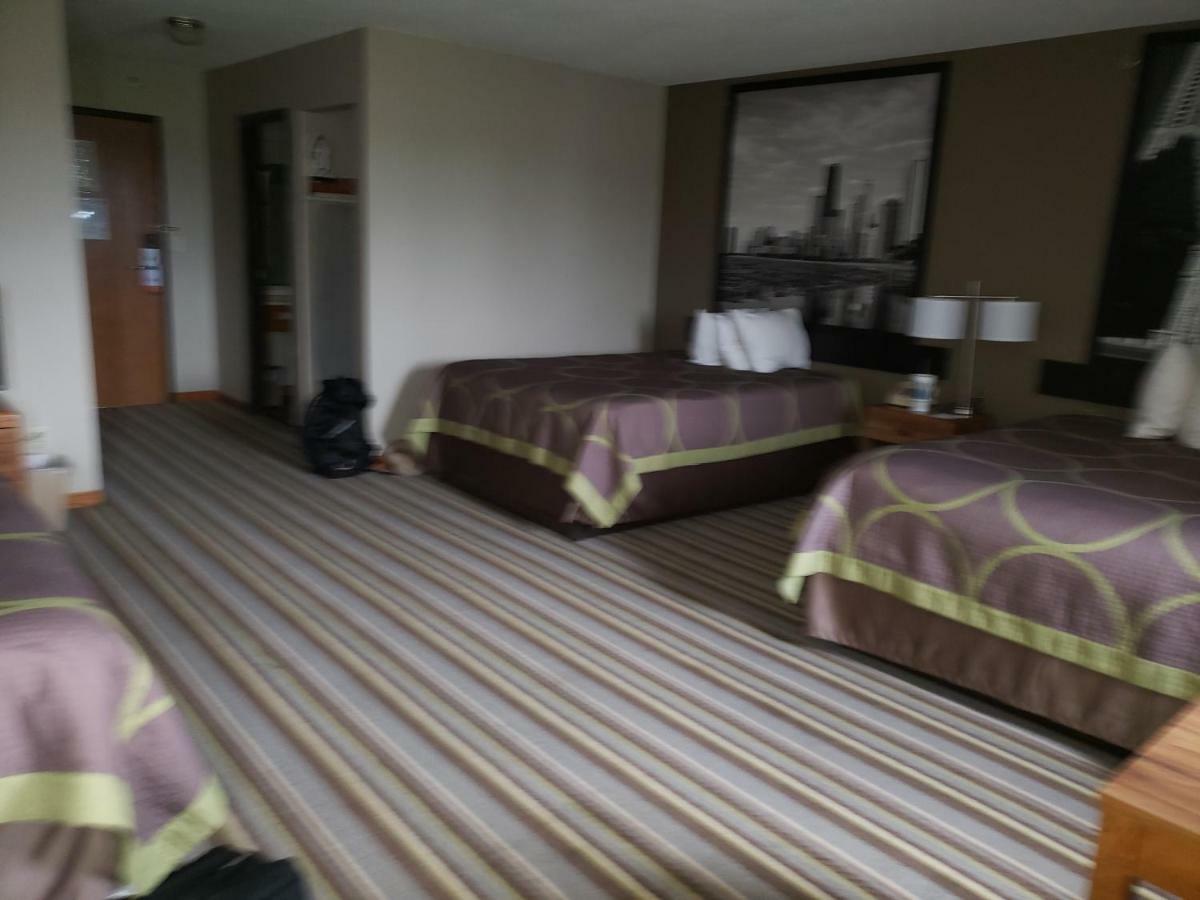 Super 8 By Wyndham Watseka Hotel Екстериор снимка